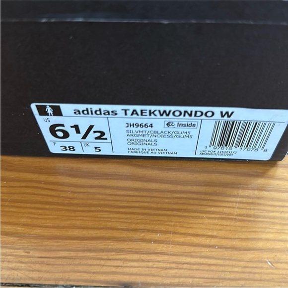 adidas Taekwondo Sneakers Silver 6.5W - Picture 2 of 5